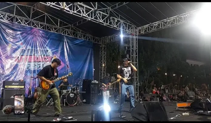 Logeex puji Supian Suri di Depok Fest